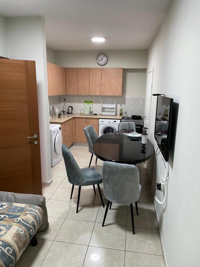 Isralux Apartments บัตยัม ภายนอก รูปภาพ