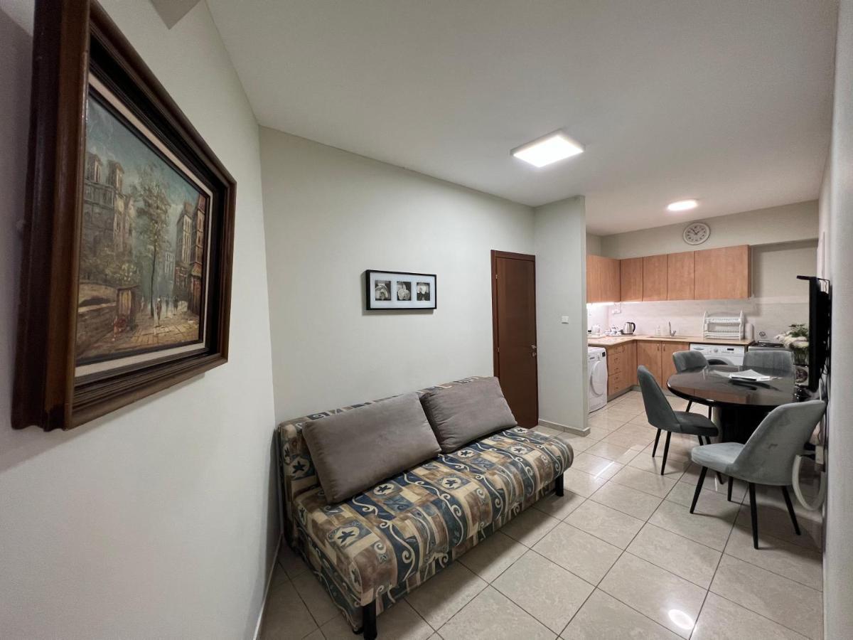 Isralux Apartments บัตยัม ภายนอก รูปภาพ